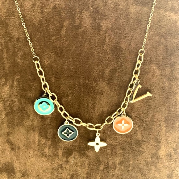 Jewelry - Inspired trendy charm necklace (NEW) ❤️❤️